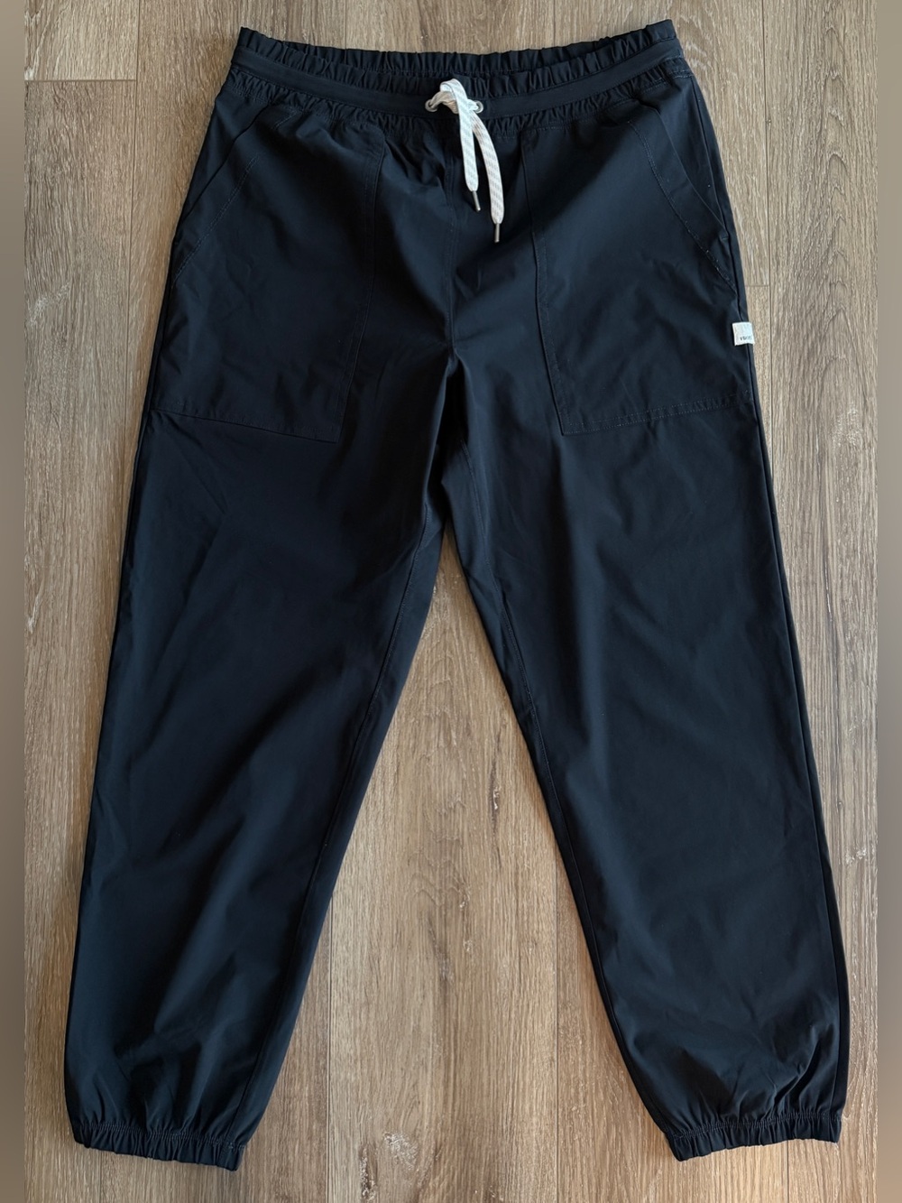 Vuori Women’s Black Jogger Pants - Size Medium M - VW481